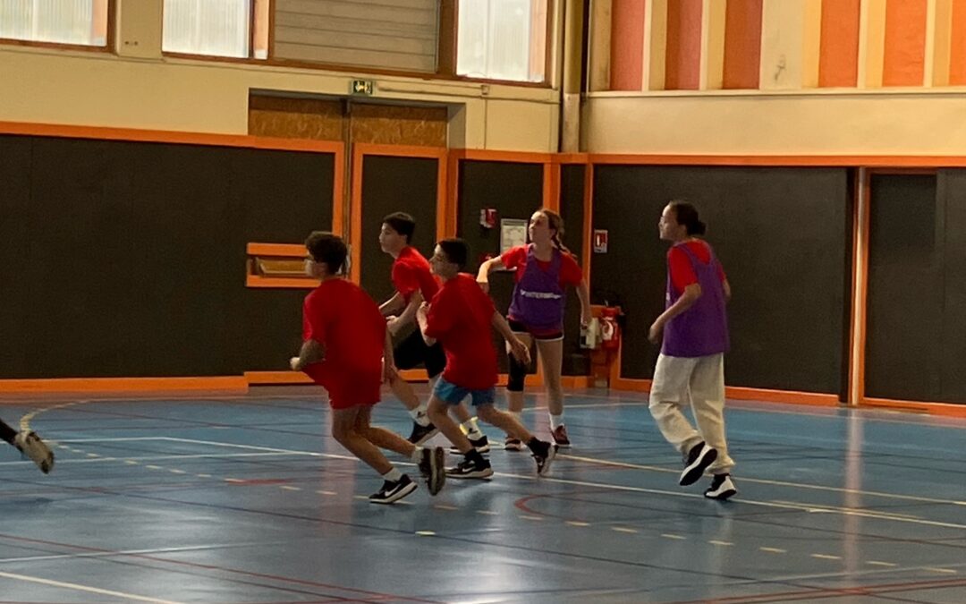 Premières rencontres à l’AS : foot et basket